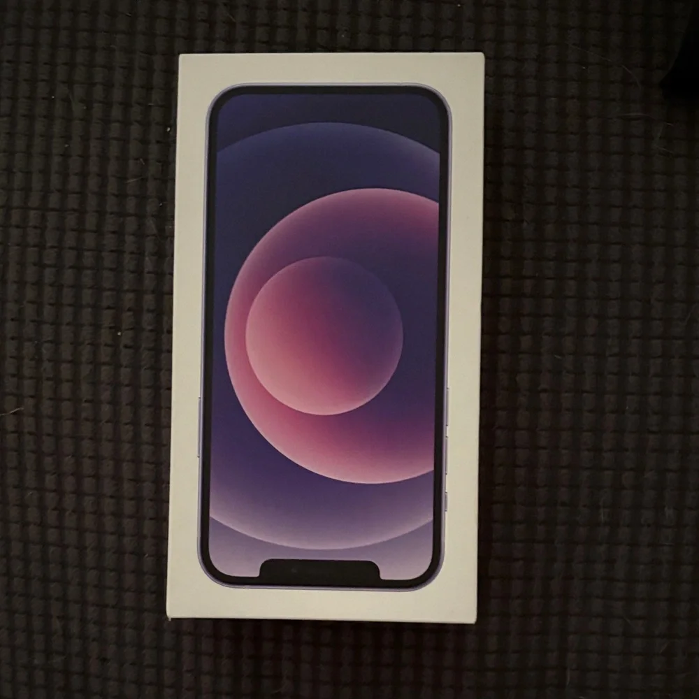Apple iPhone 12 - Midnight Black